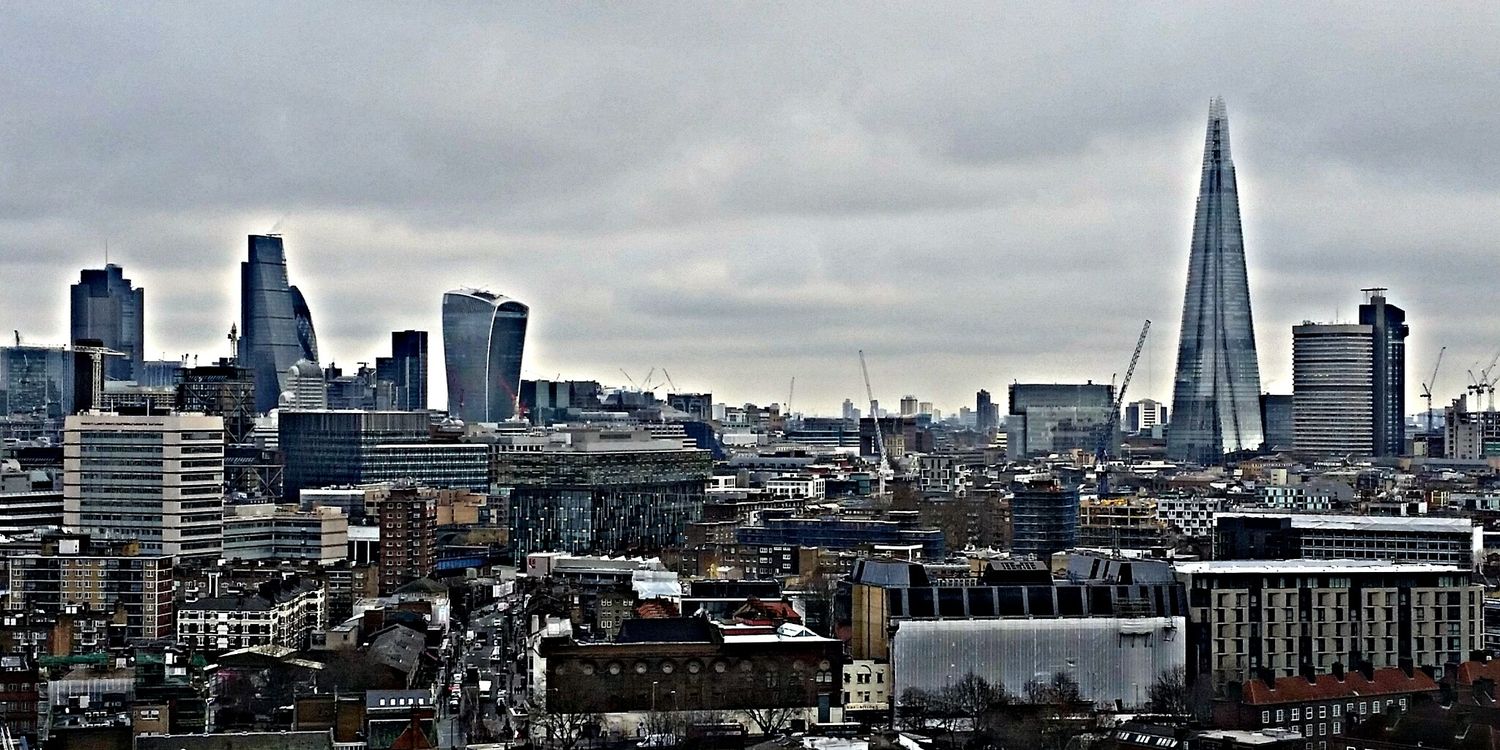 Simon Fountain banner