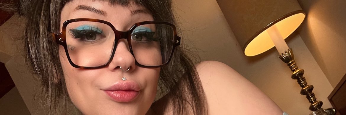 Kat_e332's profile banner image