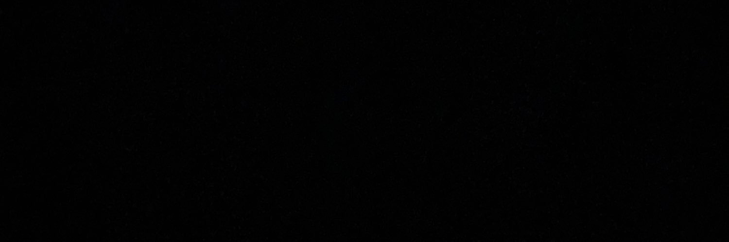 luvvrrr's profile banner image