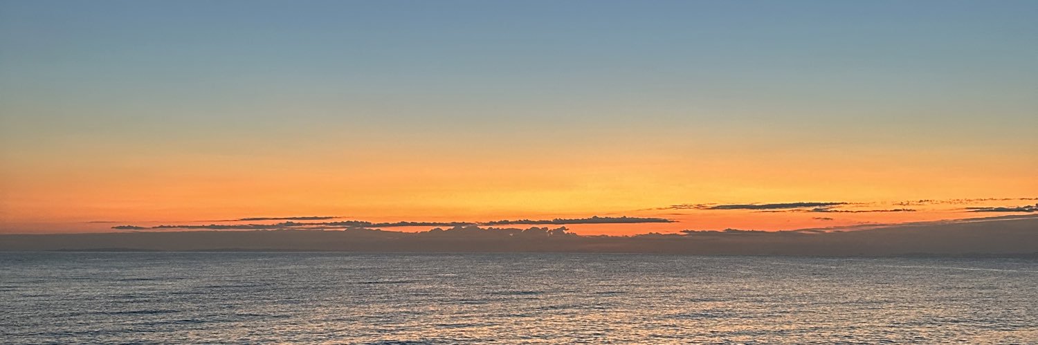 む banner