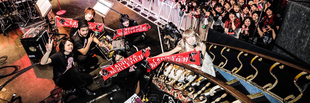 derachan32's profile banner image