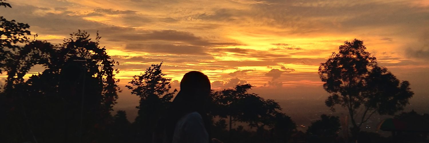 wektewek's profile banner image