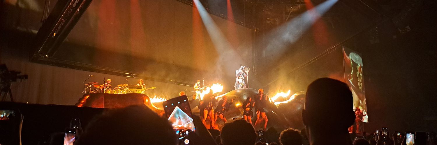 ☆bee☆🐝❤️‍🔥 (she/her) banner