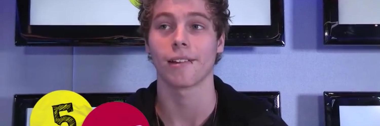 adoreaboutluke's profile banner image