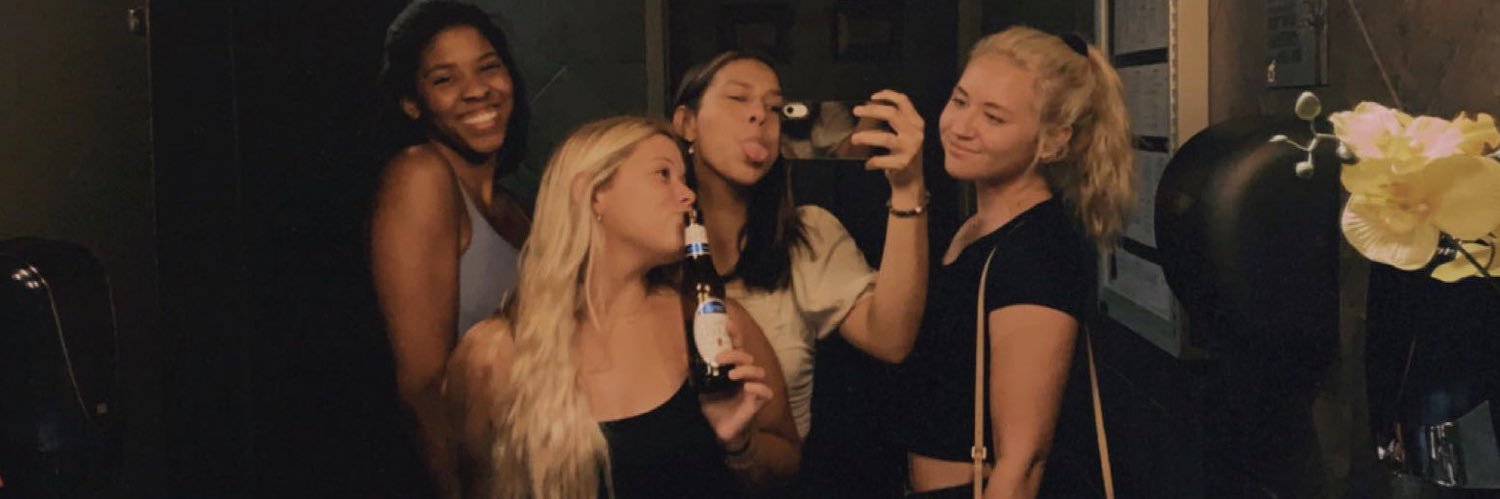 jenniferulloa_'s profile banner image