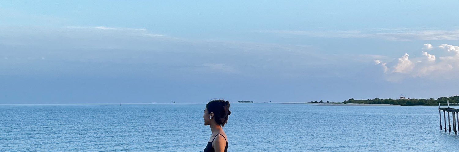eelyneelyn's profile banner image