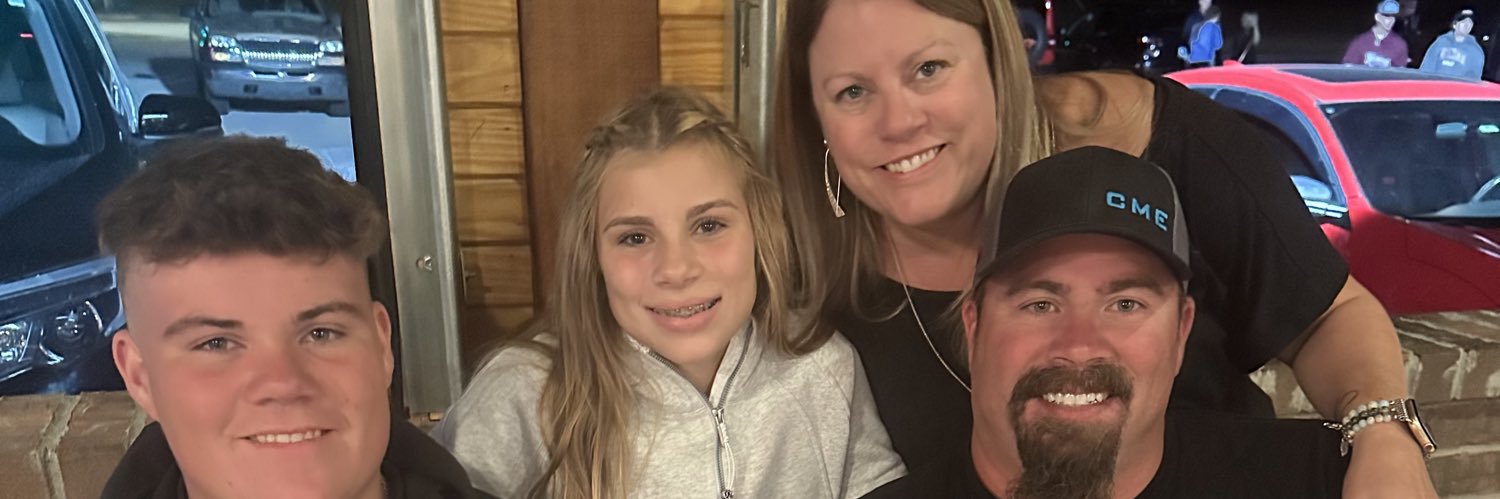 laura_peitz's profile banner image