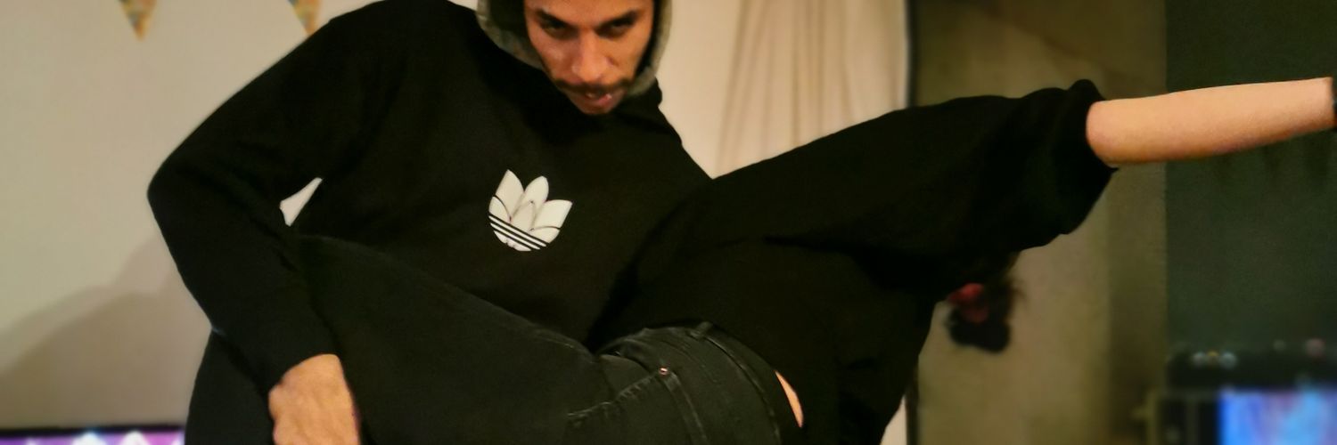 Co_menn's profile banner image