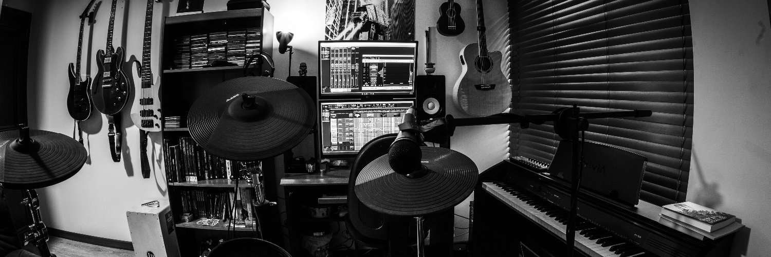 aleveguz's profile banner image