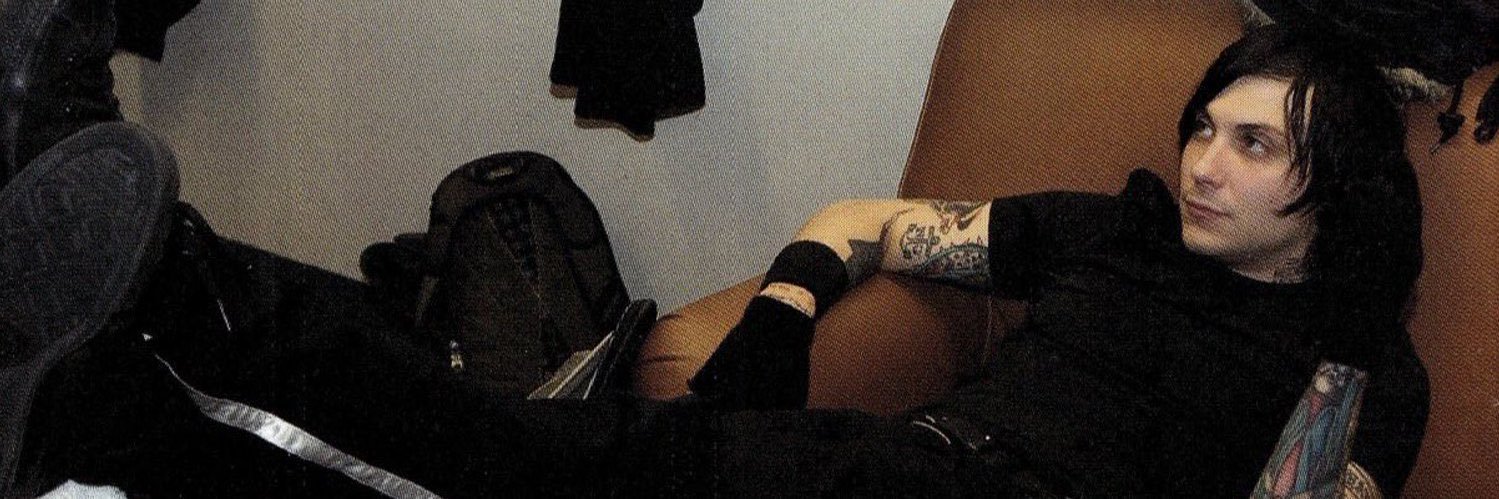 lesbiaregui's profile banner image