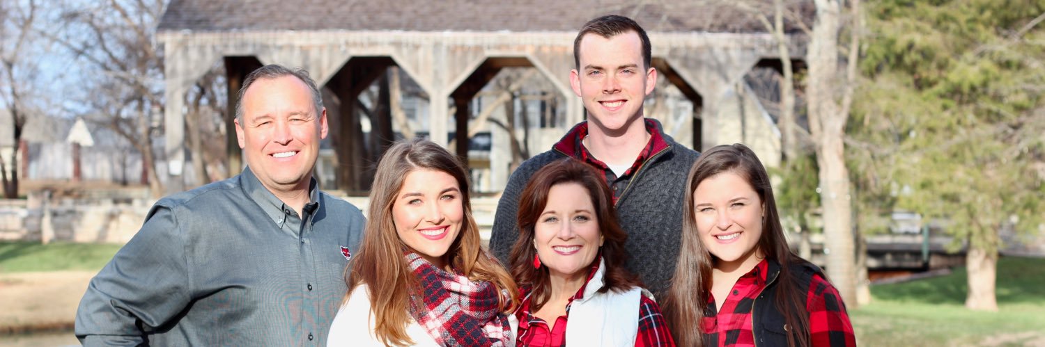 Beth Damphousse banner