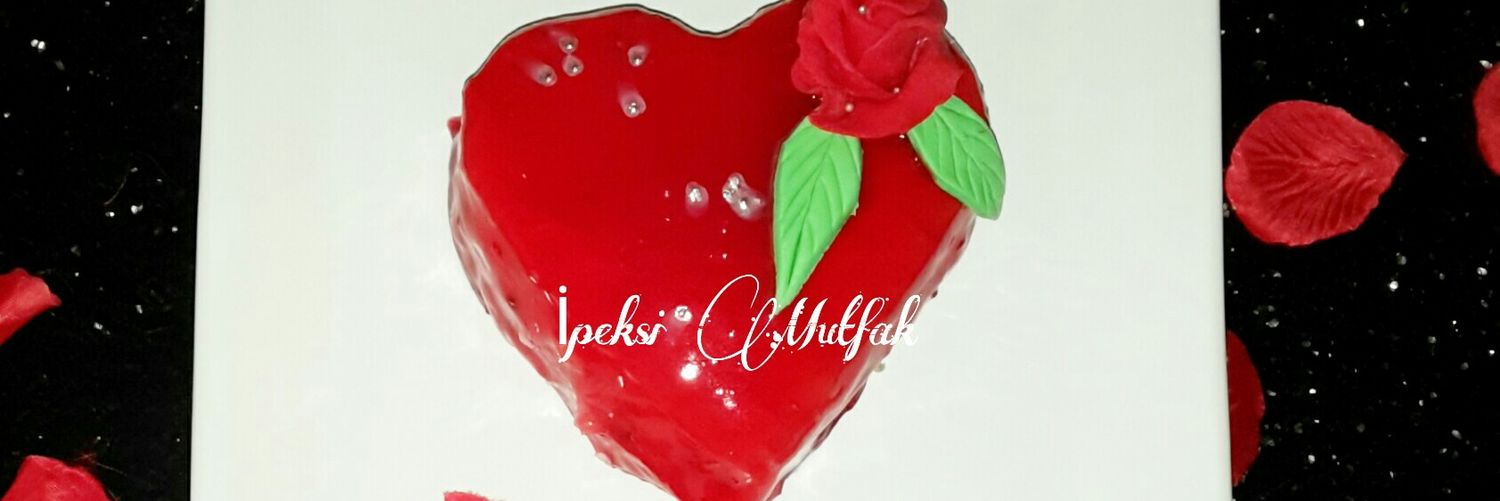 ipek_tulek's profile banner image