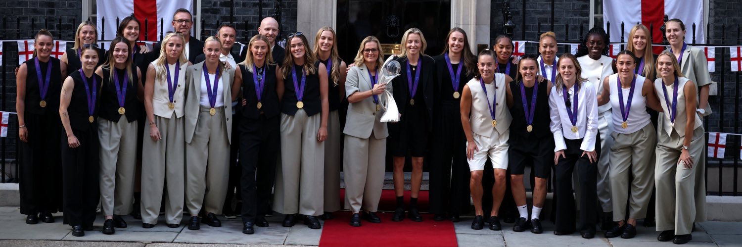 Shell 💙🤍 banner