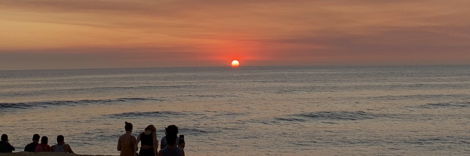naadiaa_b's profile banner image