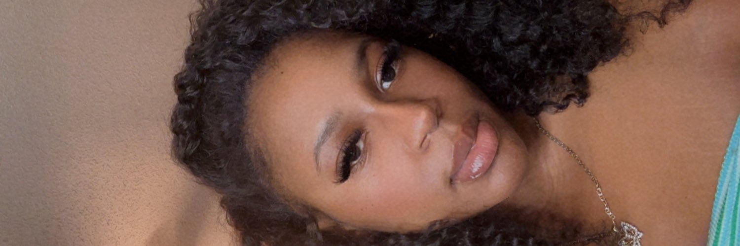_Liseeee's profile banner image
