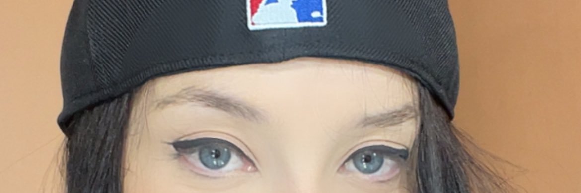 Sarinh_a's profile banner image
