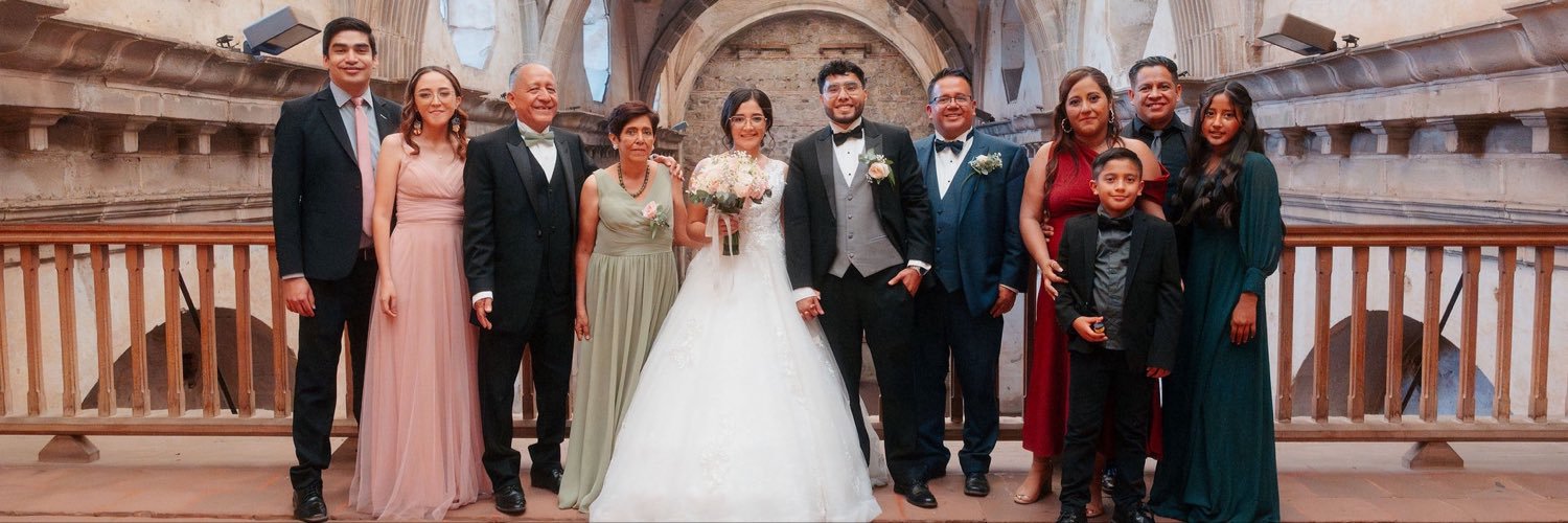 Ceci_Castillo15's profile banner image
