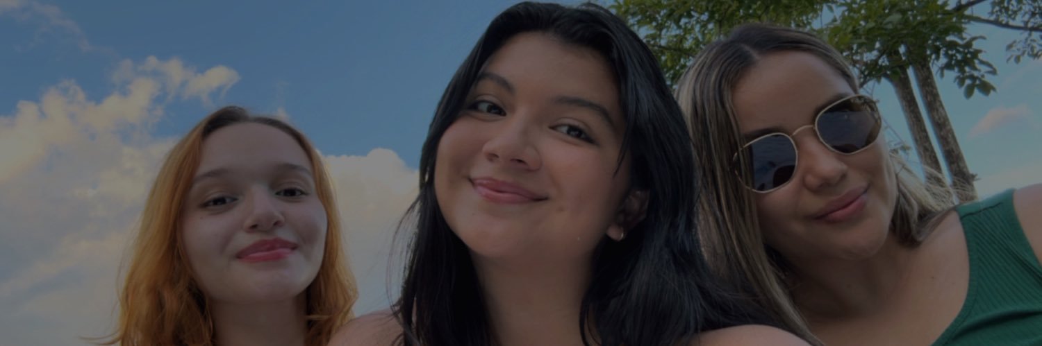 ileemezav's profile banner image
