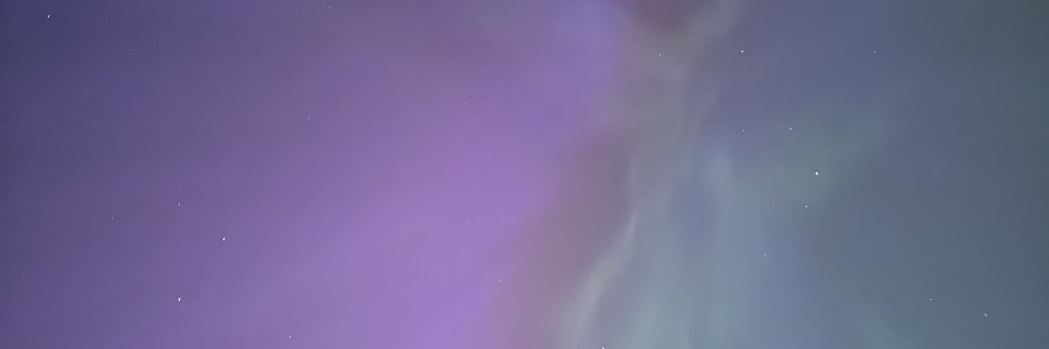 mmayvee's profile banner image