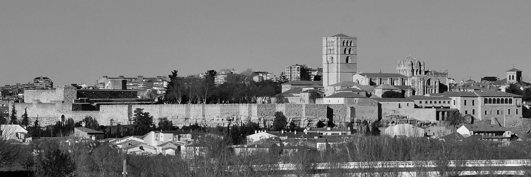 labiencercada's profile banner image