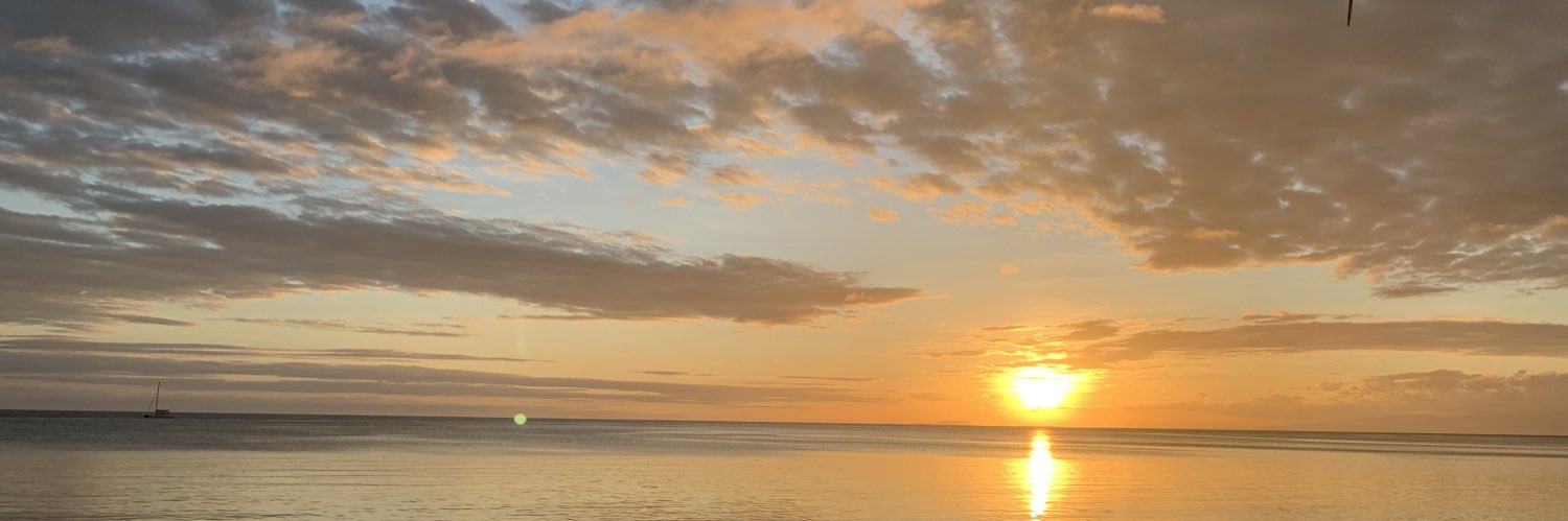 thisisiza's profile banner image