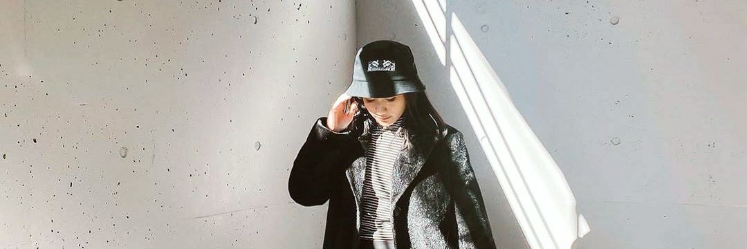 hesti_ris's profile banner image