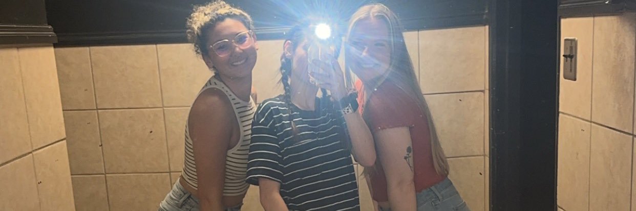 danielle_elaina's profile banner image