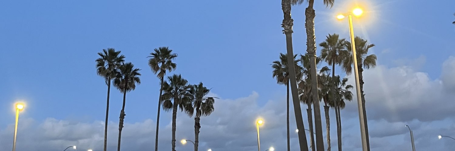 Julieeman_'s profile banner image