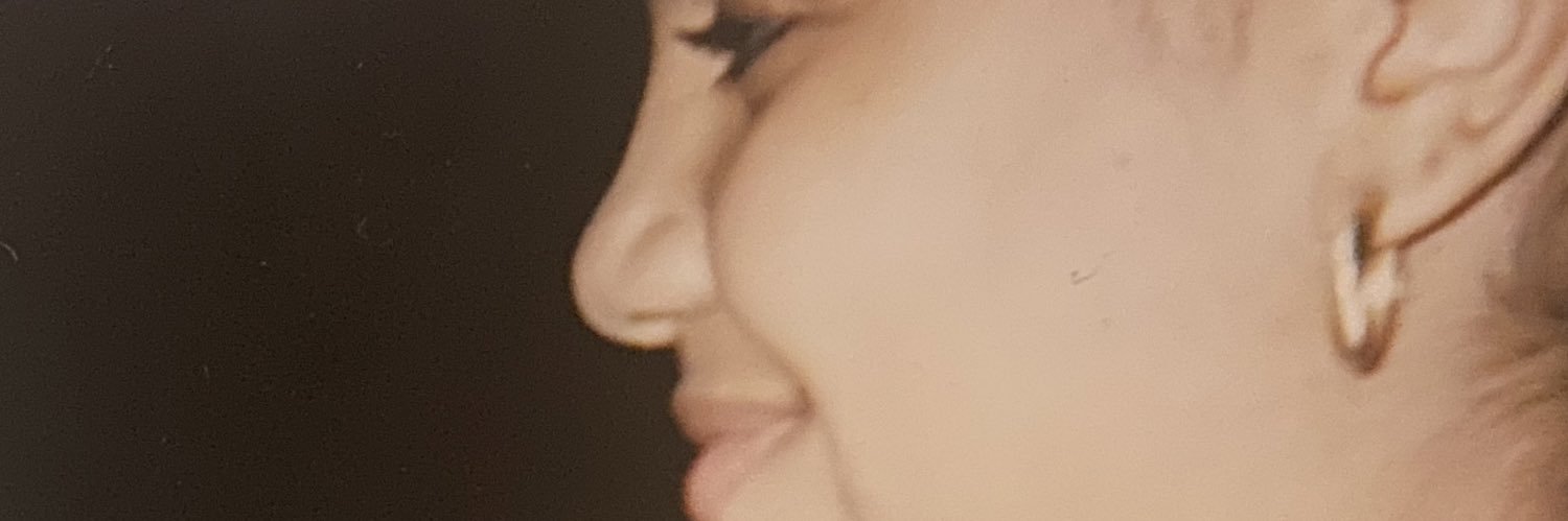 lips_100's profile banner image