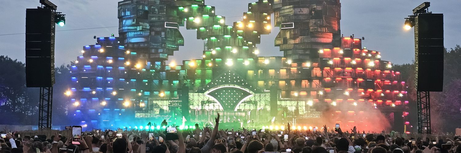 Squirrelhunterz 🐿️ banner