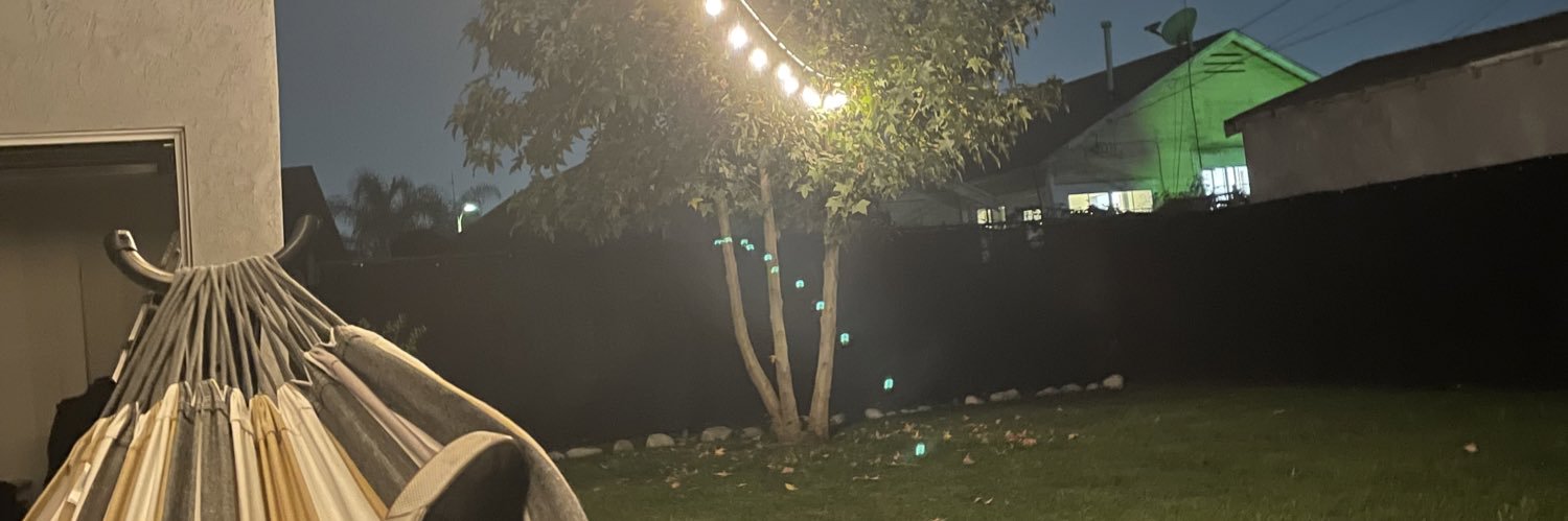 mandacurrell's profile banner image