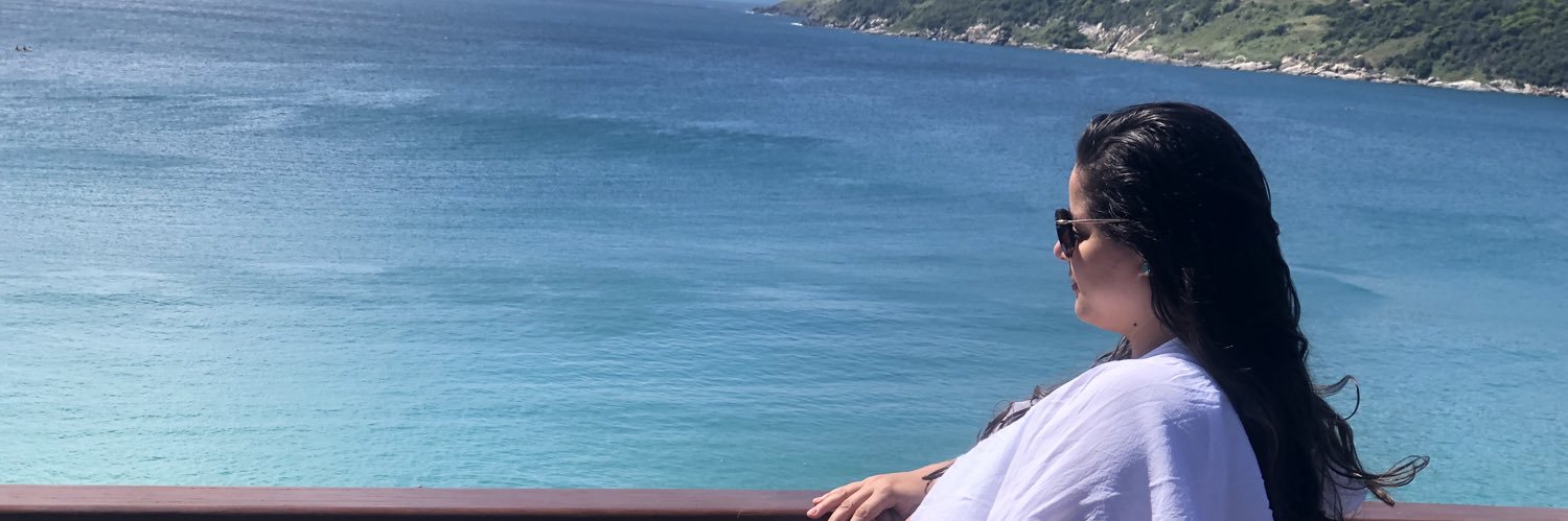 eisuzana's profile banner image