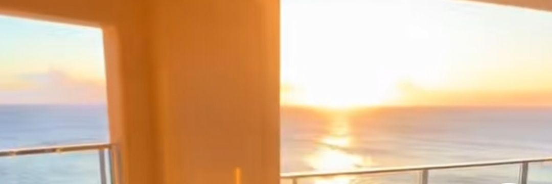 eripoou's profile banner image