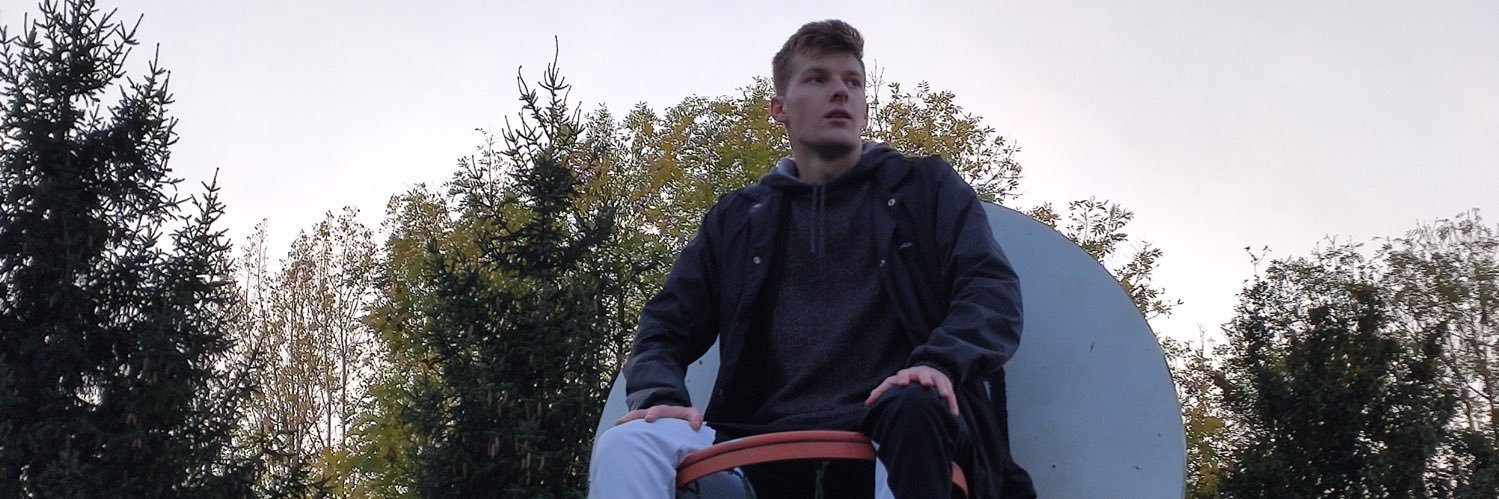 Maxime_28_'s profile banner image