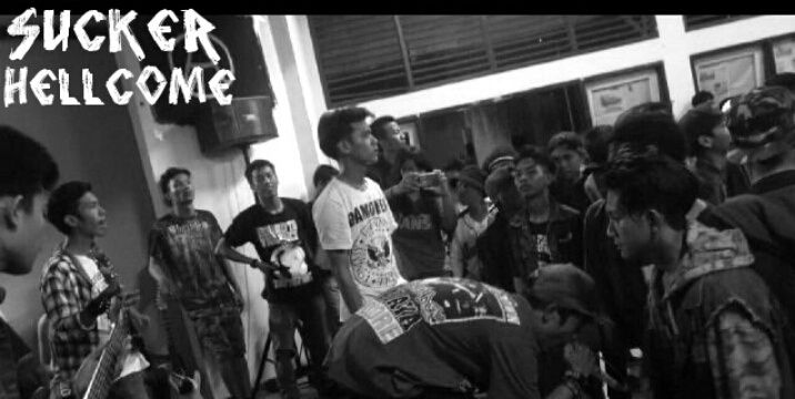 SUCKER HELLCOME  banner