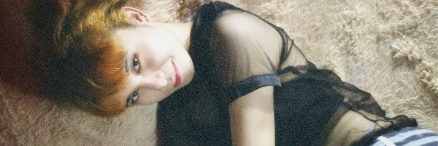 strawveeery's profile banner image