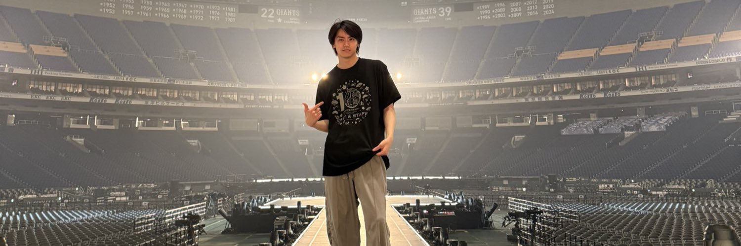 tone_to_W's profile banner image