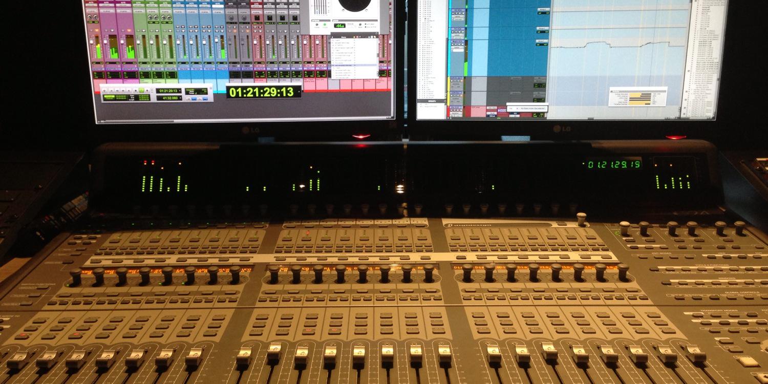 Anne-Marie Ront banner