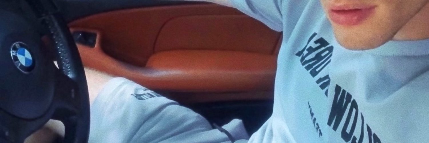 Em_Morettii's profile banner image