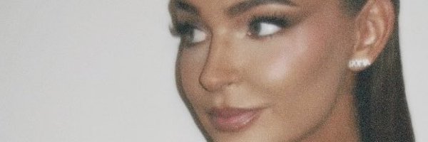 LauraEscanes Profile Banner