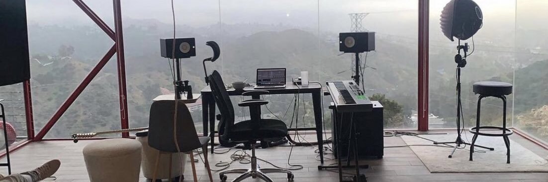 datzDakrome's profile banner image