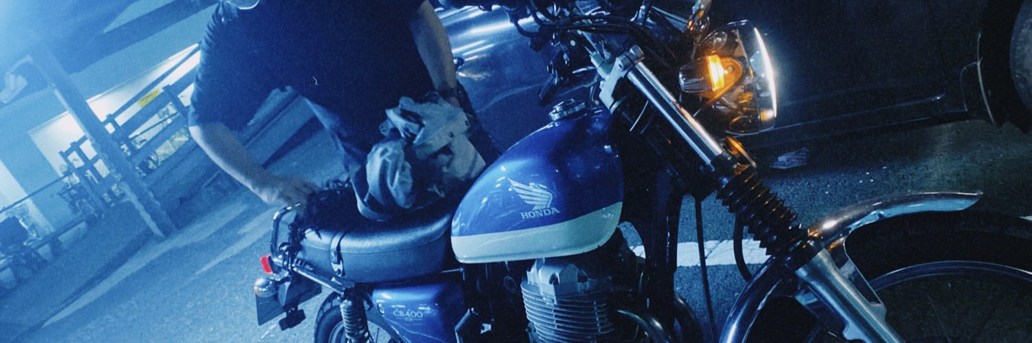 D___blue's profile banner image
