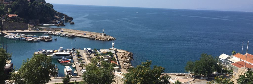 ozlemoren07's profile banner image