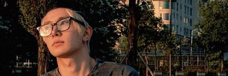 Roché. banner