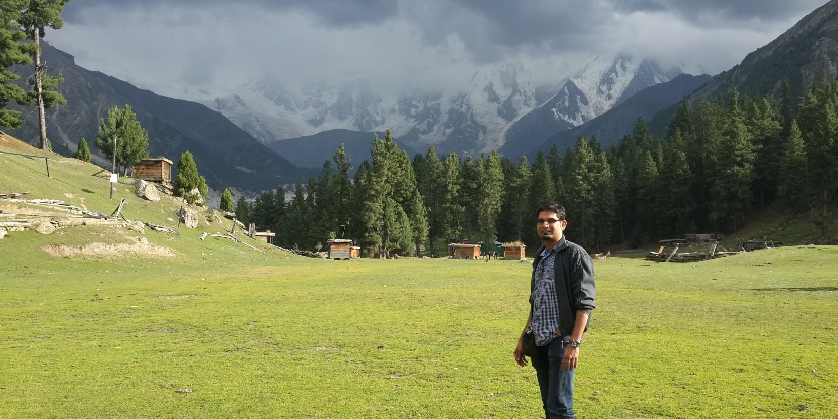 muneebkhaliq's profile banner image