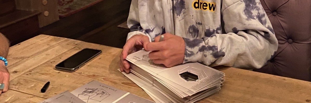 mgkwrld's profile banner image