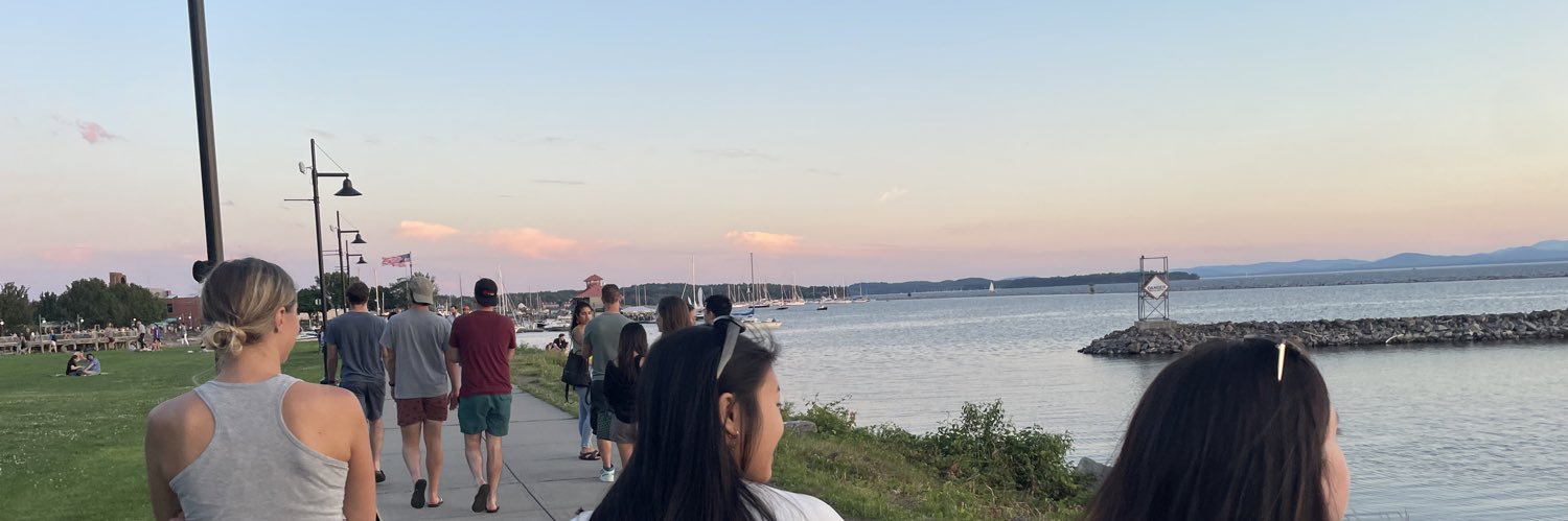 carolinenons's profile banner image