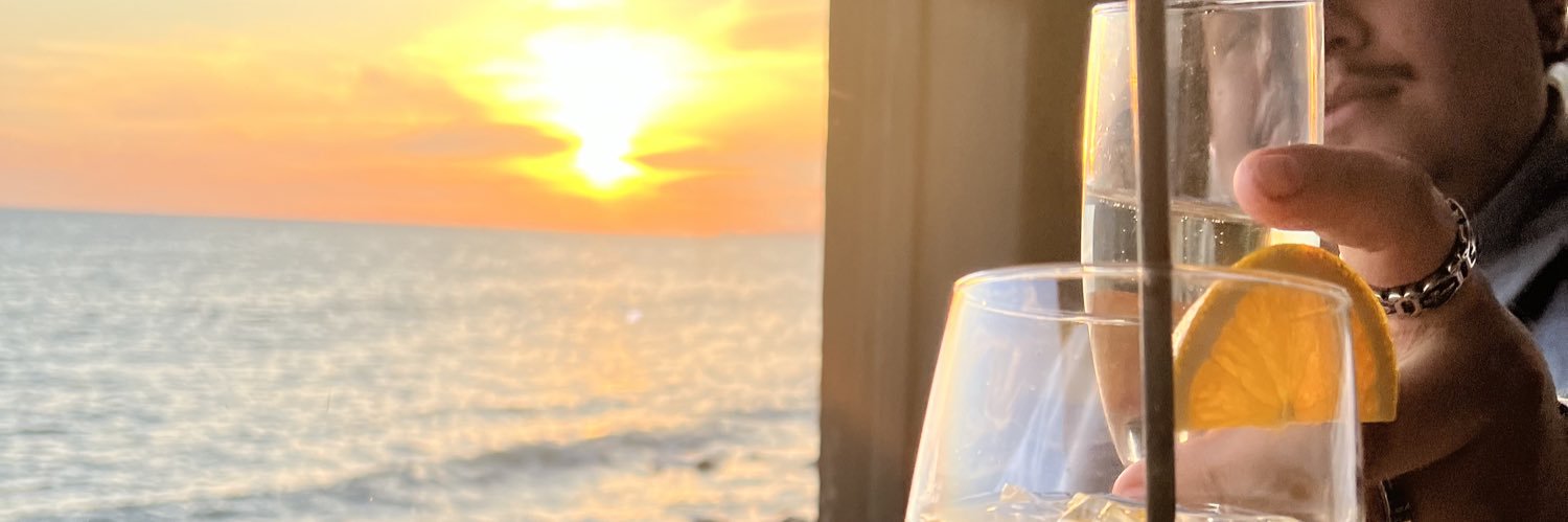 Esmeee_14's profile banner image