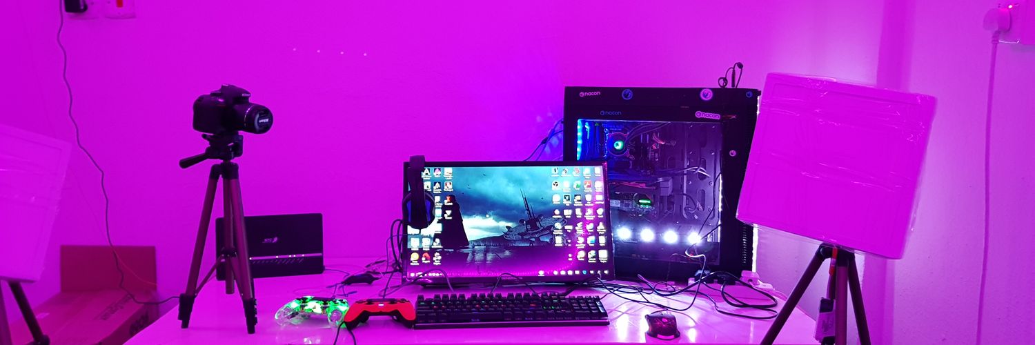 uo7f7's profile banner image