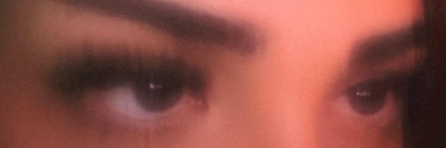 thereynaolivia's profile banner image